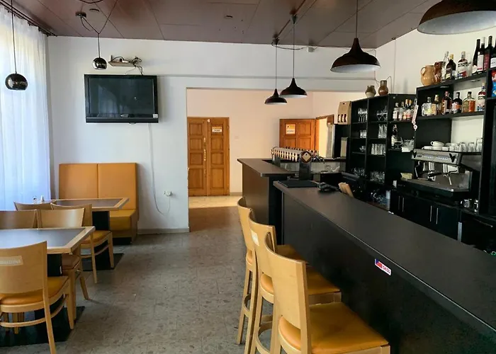 Pivovar Maly Janek - Restaurace, A Stany Отель